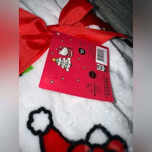 Hello Kitty Christmas blanket 50x70 in throw